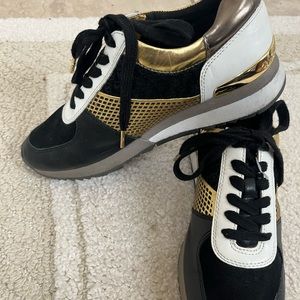 Michael Kors Allie low top running sneakers Size 7.5 M Black, White & Gold